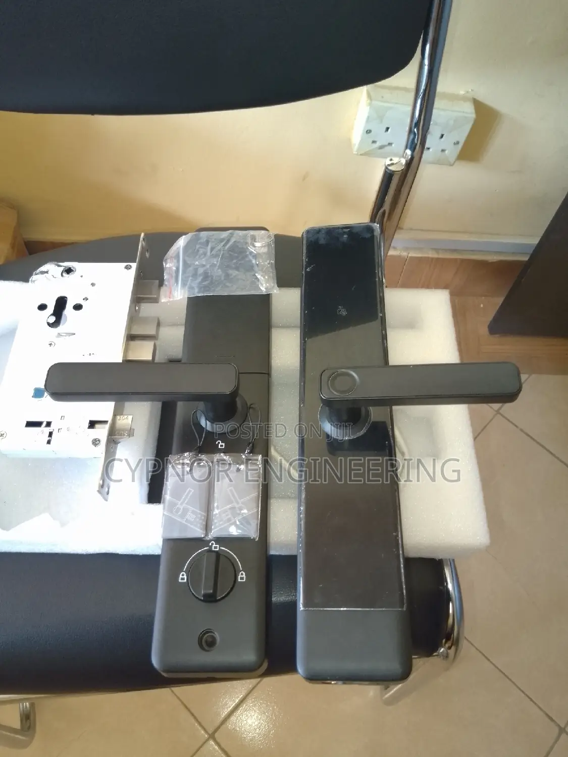 Biometric Excellence RFID Card Keyless Lock for Wooden Doors