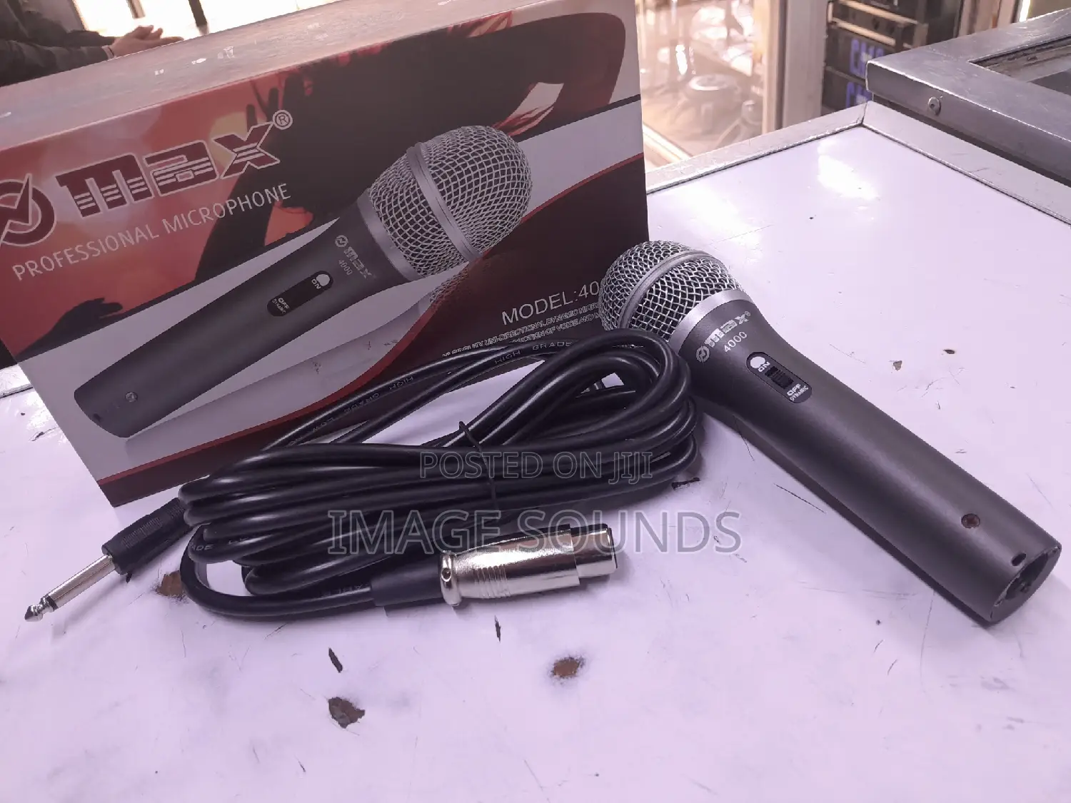 Wired Professional Max:4000 Mic