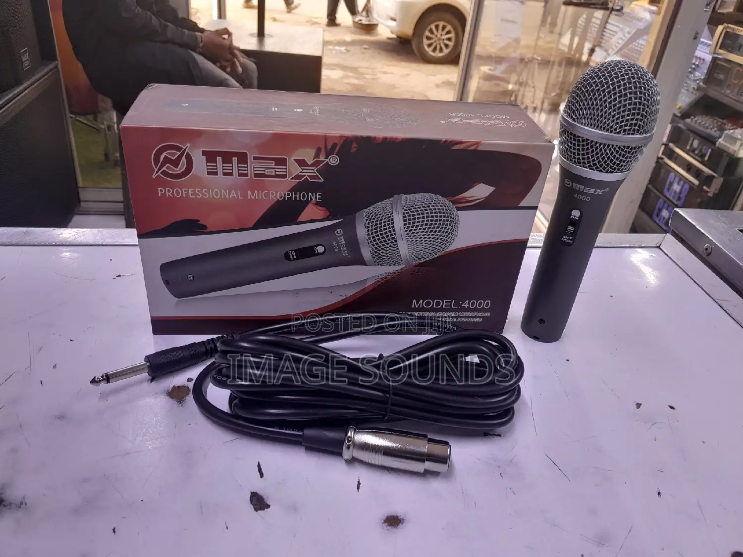 Max: 4000 Corded Mic- Unidirectional