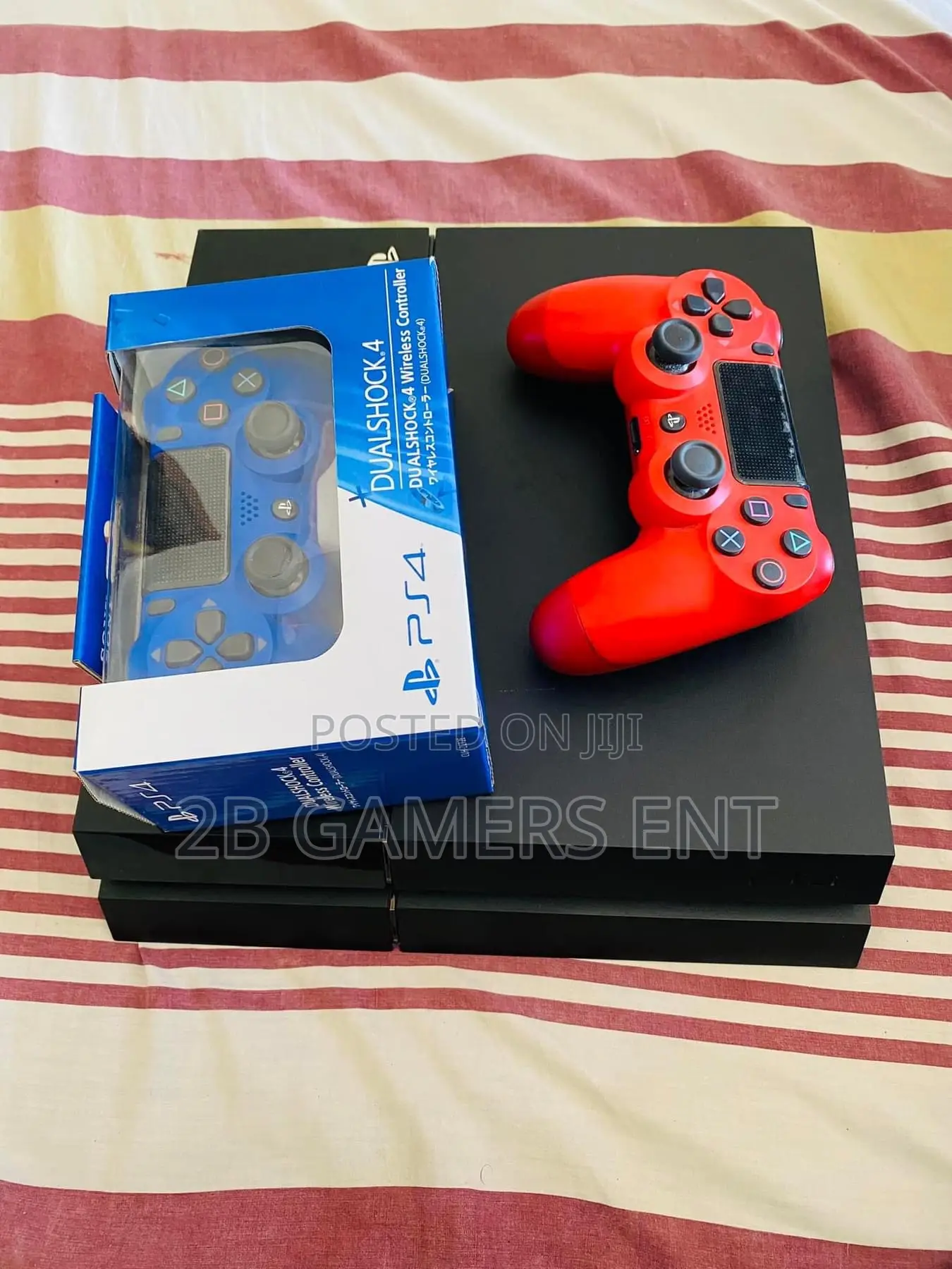 Play Station 4 Standard Version, 2 Pads