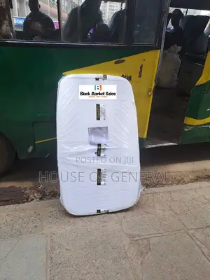 6 Seater Plastic Table
