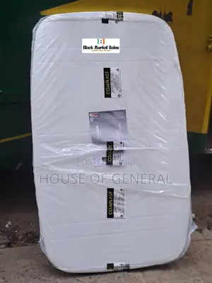 6 Seater Plastic Table
