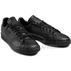 All Black Adidas Stansmith Sneakers