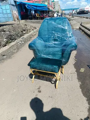Pedicure Seat and a Puff, Green