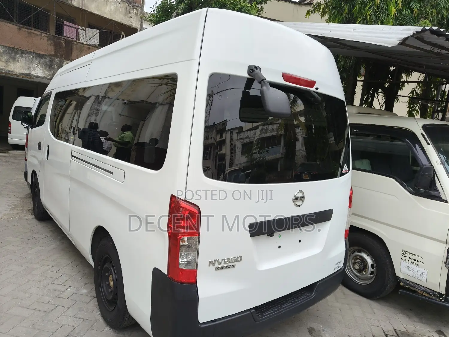 Nissan Caravan (Urvan) 2018 White