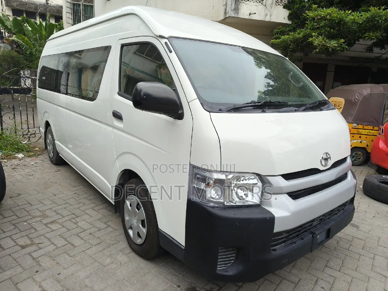Toyota HiAce 2018 White