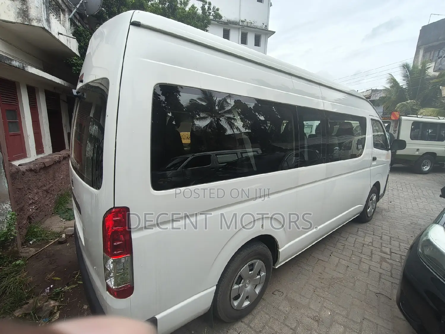 Toyota HiAce 2018 White