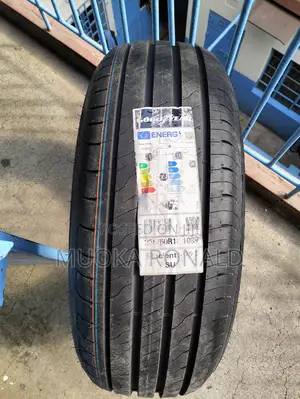 235/60r18 Goodyear Tyre
