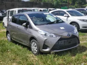 Toyota Vitz 1.3 FWD 5dr 2018 Gray