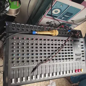 16ch Powered Mixer Max