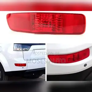Mitsubishi Outlander Bumper Reflector
