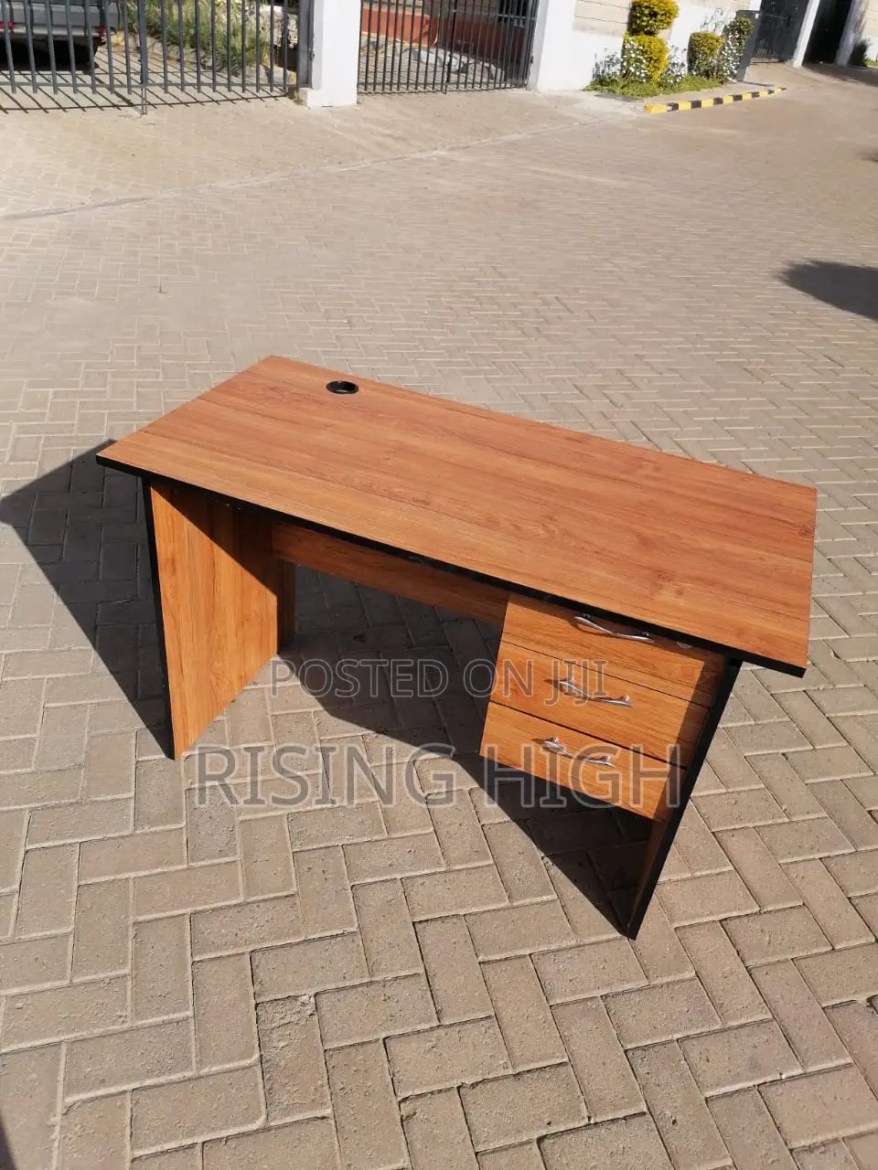 Top Great Office Table or Desk