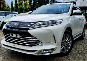 Toyota Harrier 2.0 2018 White