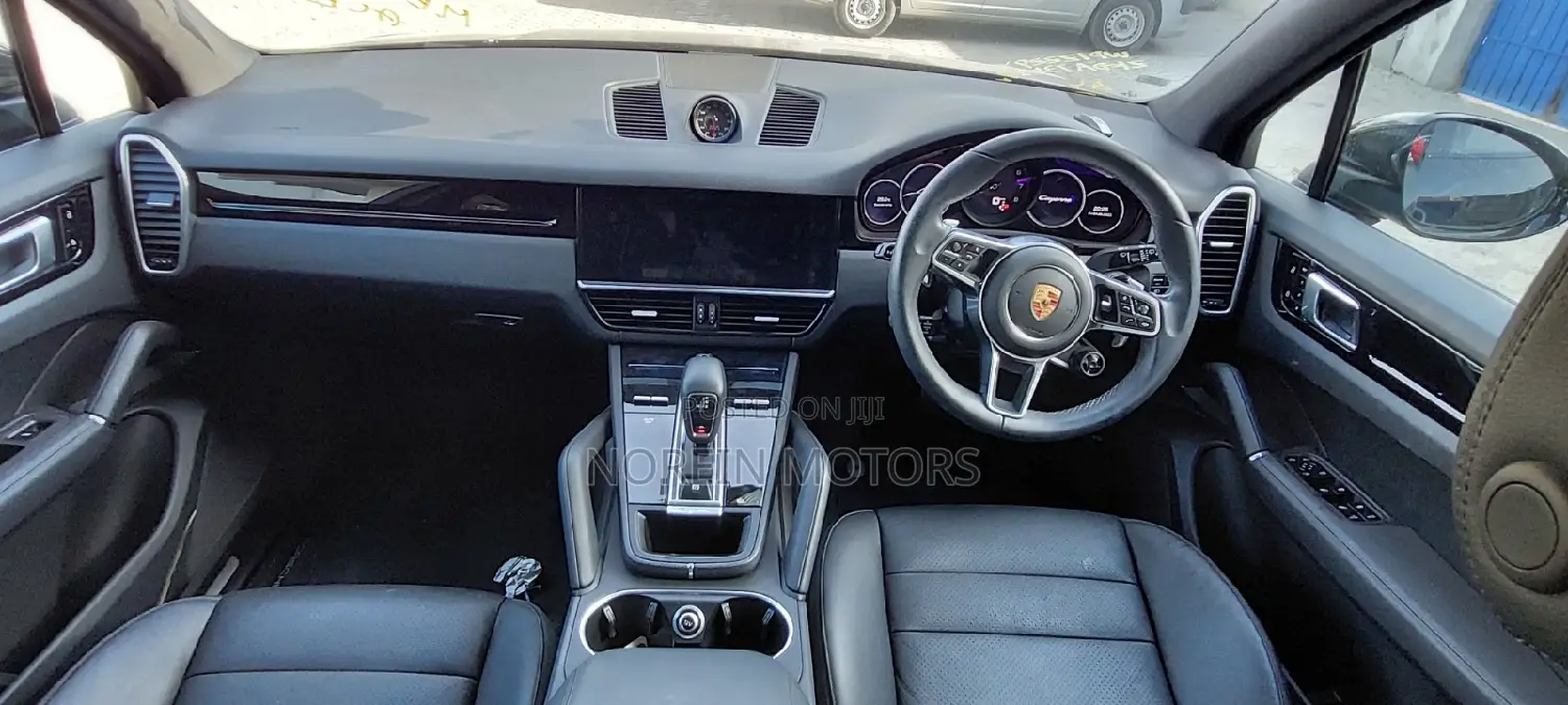 Porsche Cayenne 2021 Black