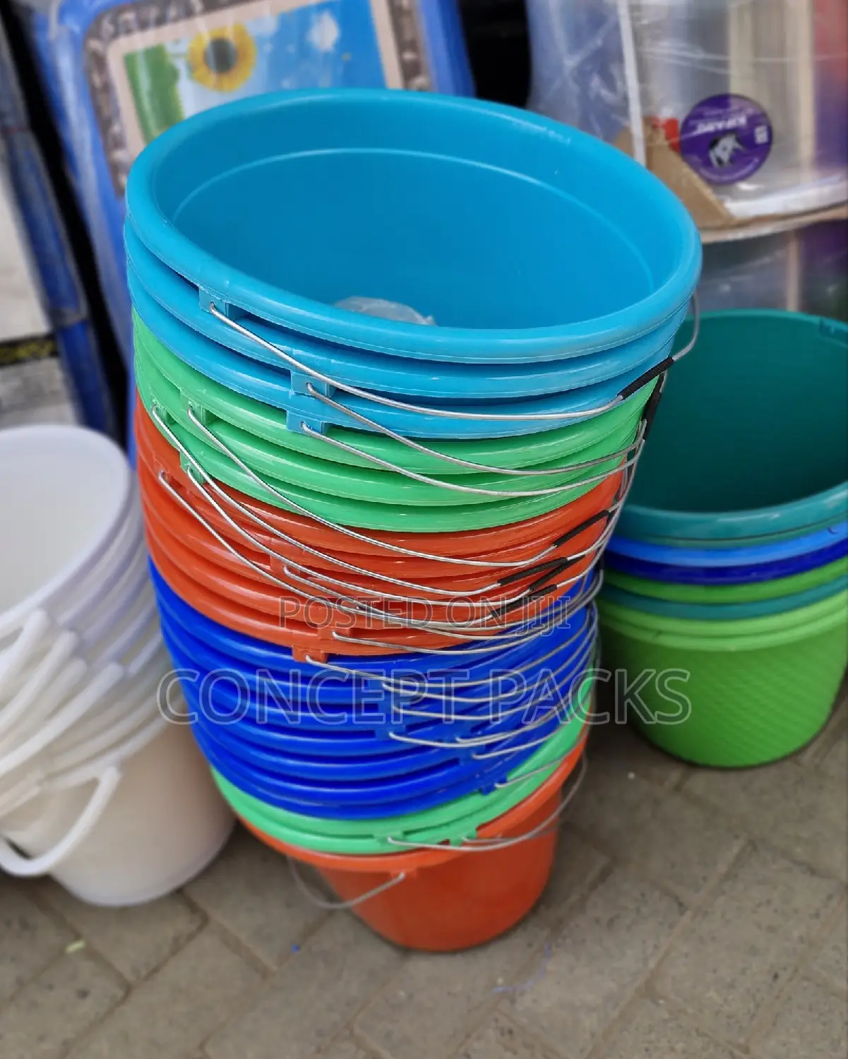 20 Litres Open Buckets With Metallic Handles.