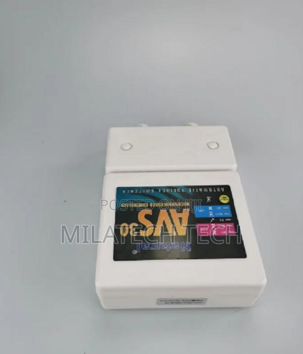 .Surge Power Protector AVS 30AMPS Best Brand-Sollatek - main view