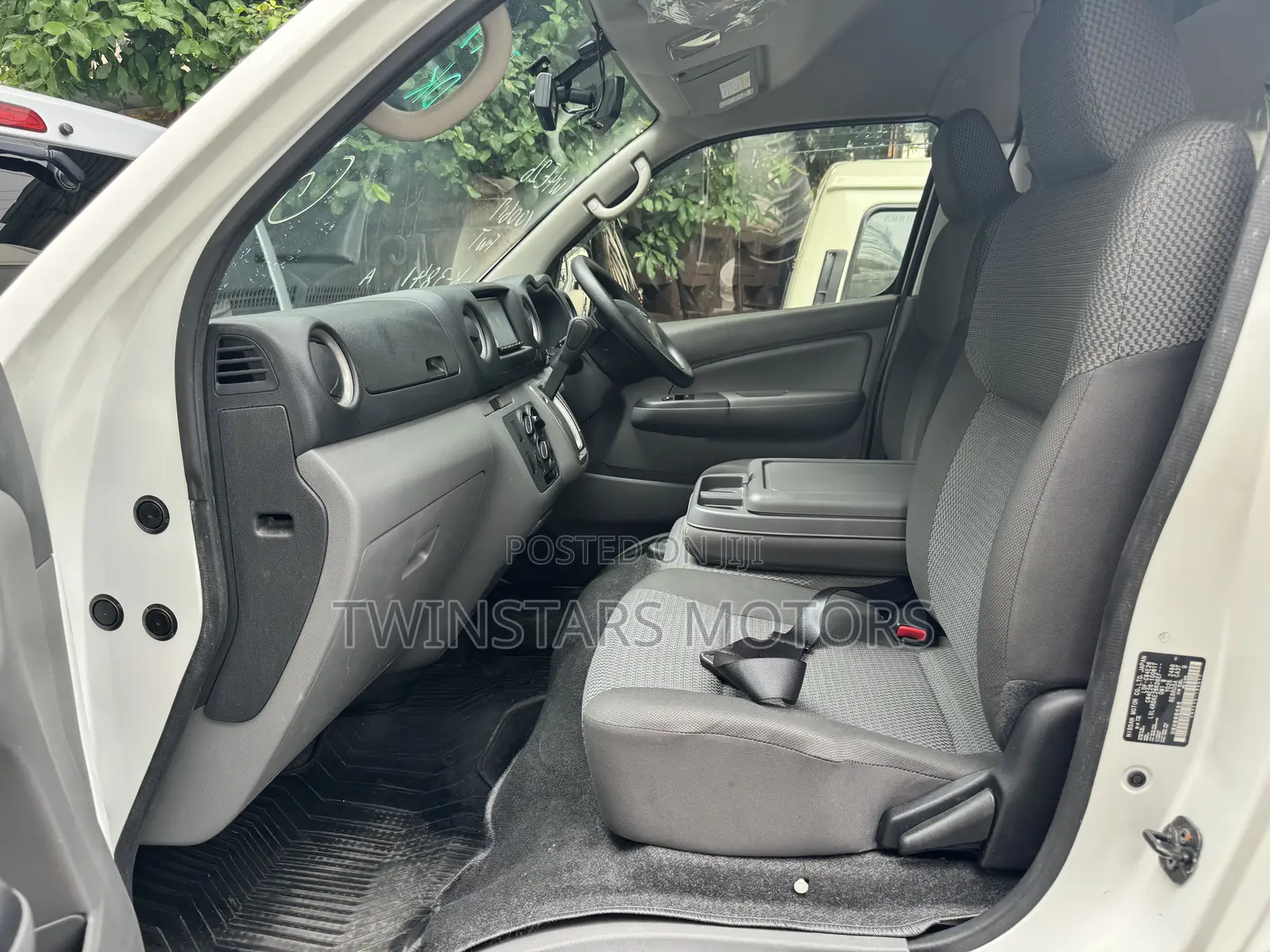 Nissan Caravan (Urvan) 2017 White