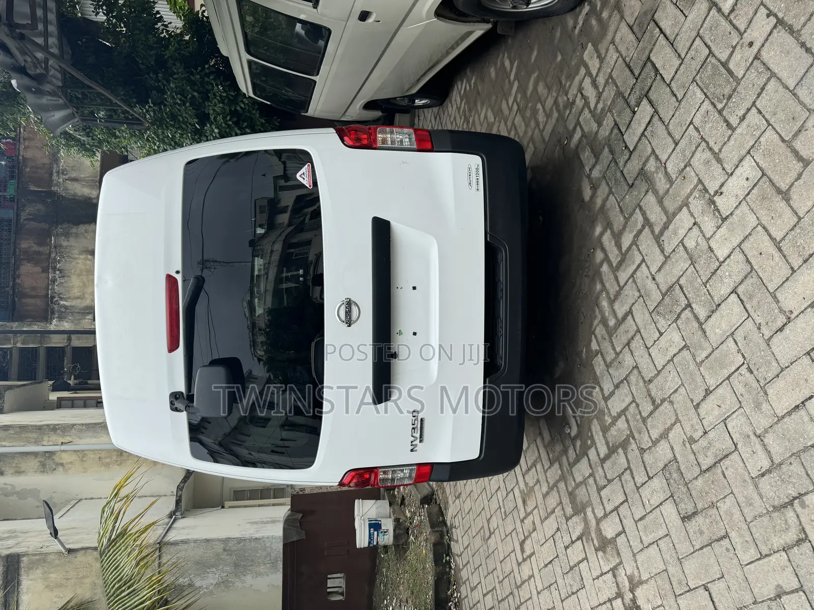 Nissan Caravan (Urvan) 2017 White