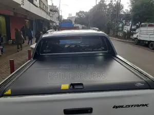 Roller Shutter Lid Cover Available for Double Cab Pickup