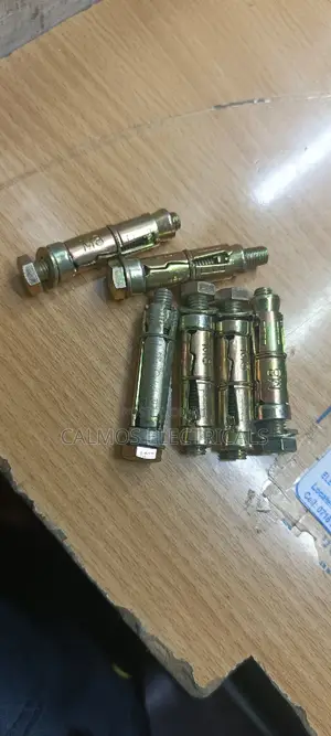 8MM Rawl Bolts