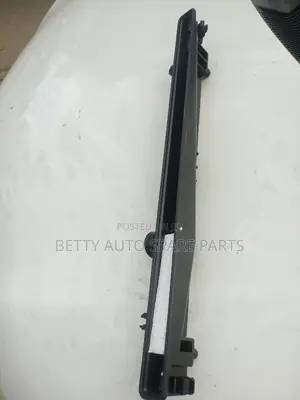 Toyota Belta Radiator Top Cover