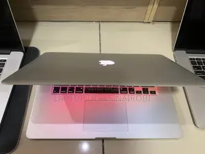 Laptop Apple MacBook Pro 2015 8GB Intel Core I5 SSD 256GB