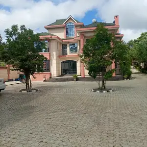 5bdrm Maisonette in Thome Estate for sale
