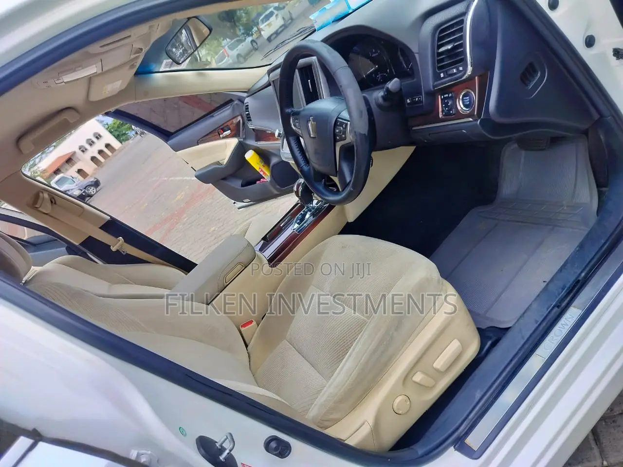 Toyota Crown 2016 White