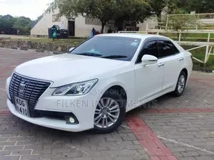 Toyota Crown 2016 White