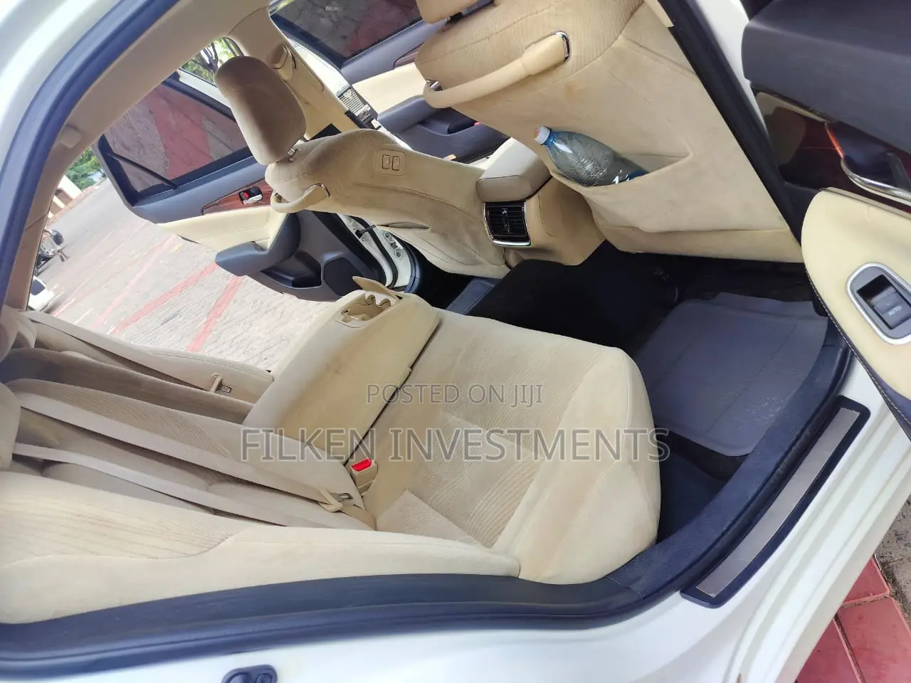 Toyota Crown 2016 White