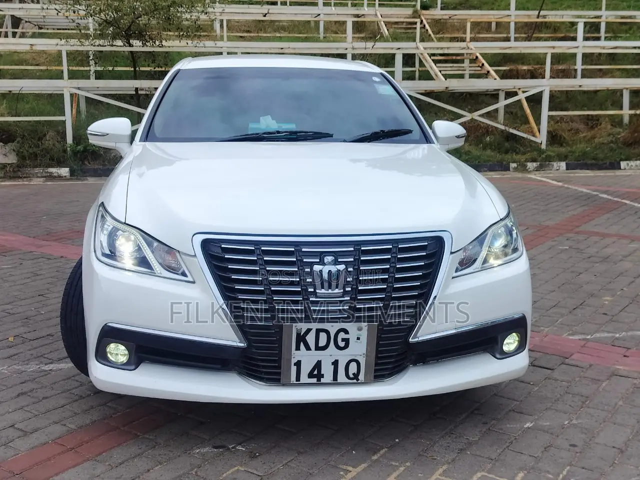 Toyota Crown 2016 White