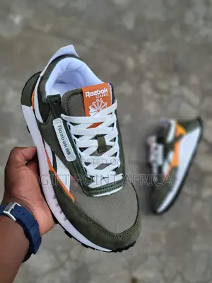 Reebok Classic Sneakers