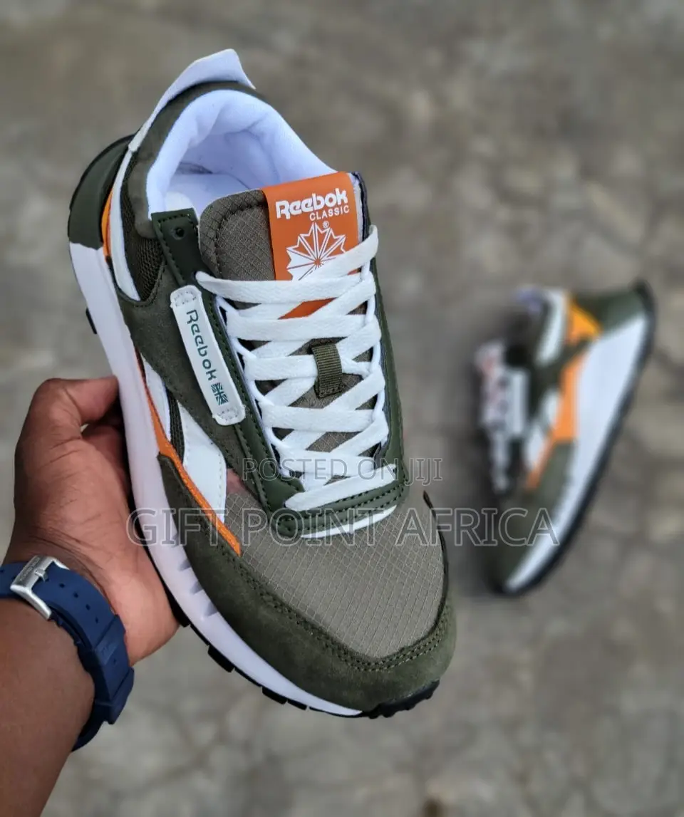 Reebok Classic Sneakers