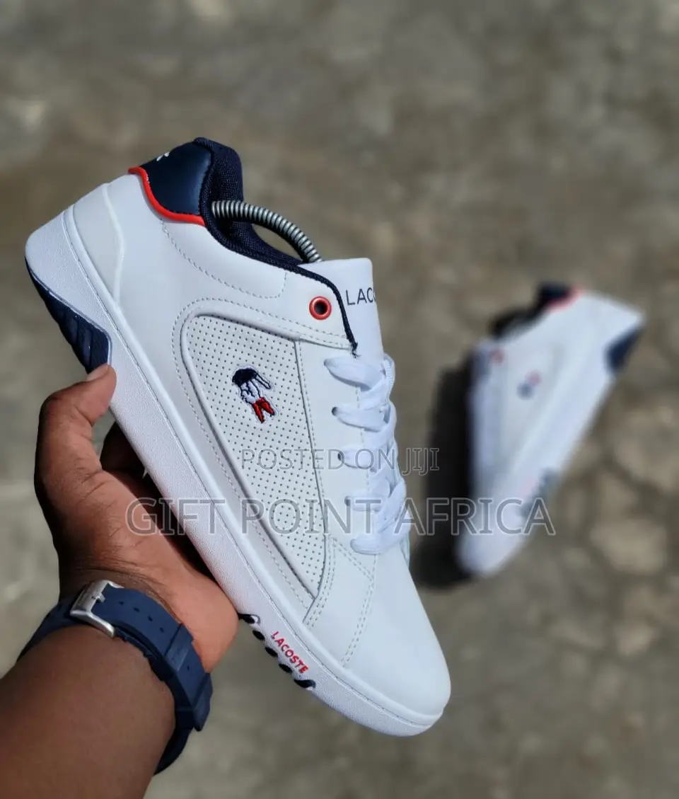 Lacoste Sneakers
