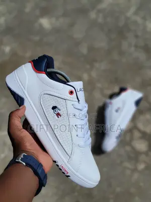 Lacoste Sneakers