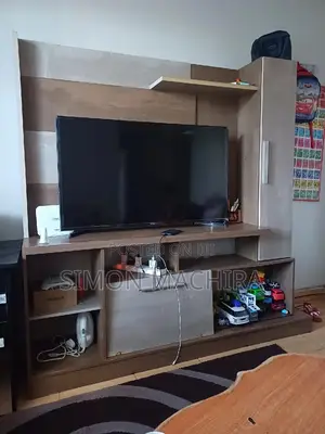 TV Stand 6 by 7