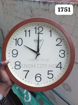Round Wall Clock