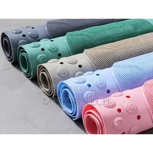Antislip Bathroom Mat With Foot Scrubber/Massager