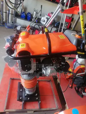 TAMPING RAMMER Gasoline Powered.