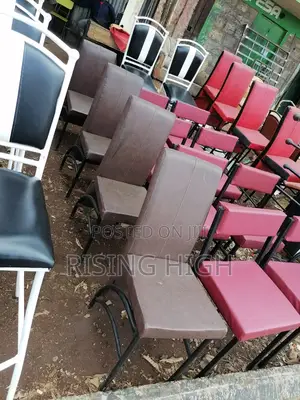 High Quality Set of 1 Table and 4 Restaurant Chairs