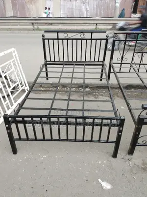 4x6 Black Grilled Metal Bed