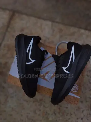 Nike Zoom Vomero
Sizes 41-45