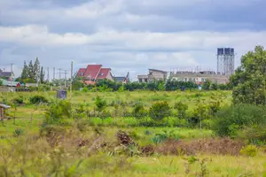 Katani Plots in a Gated Community