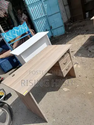 Prestigious Great Unique Office Table