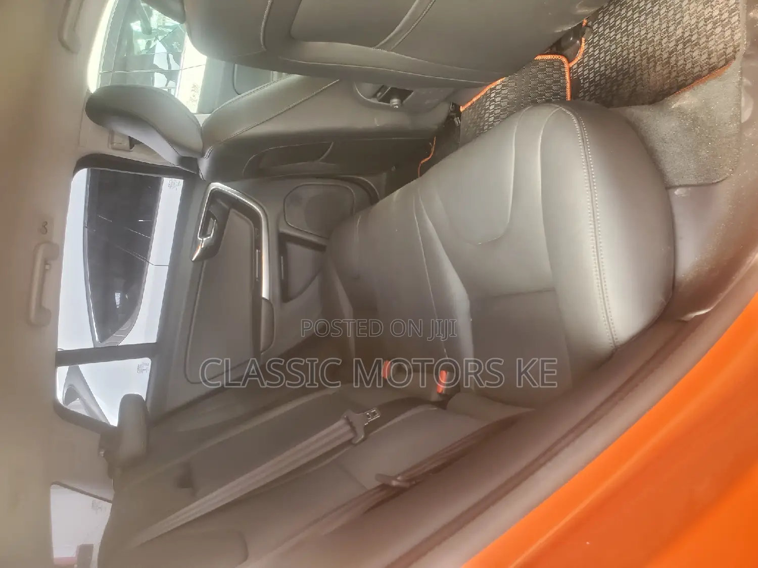 Volvo V60 T5 Premier AWD 2017 Orange