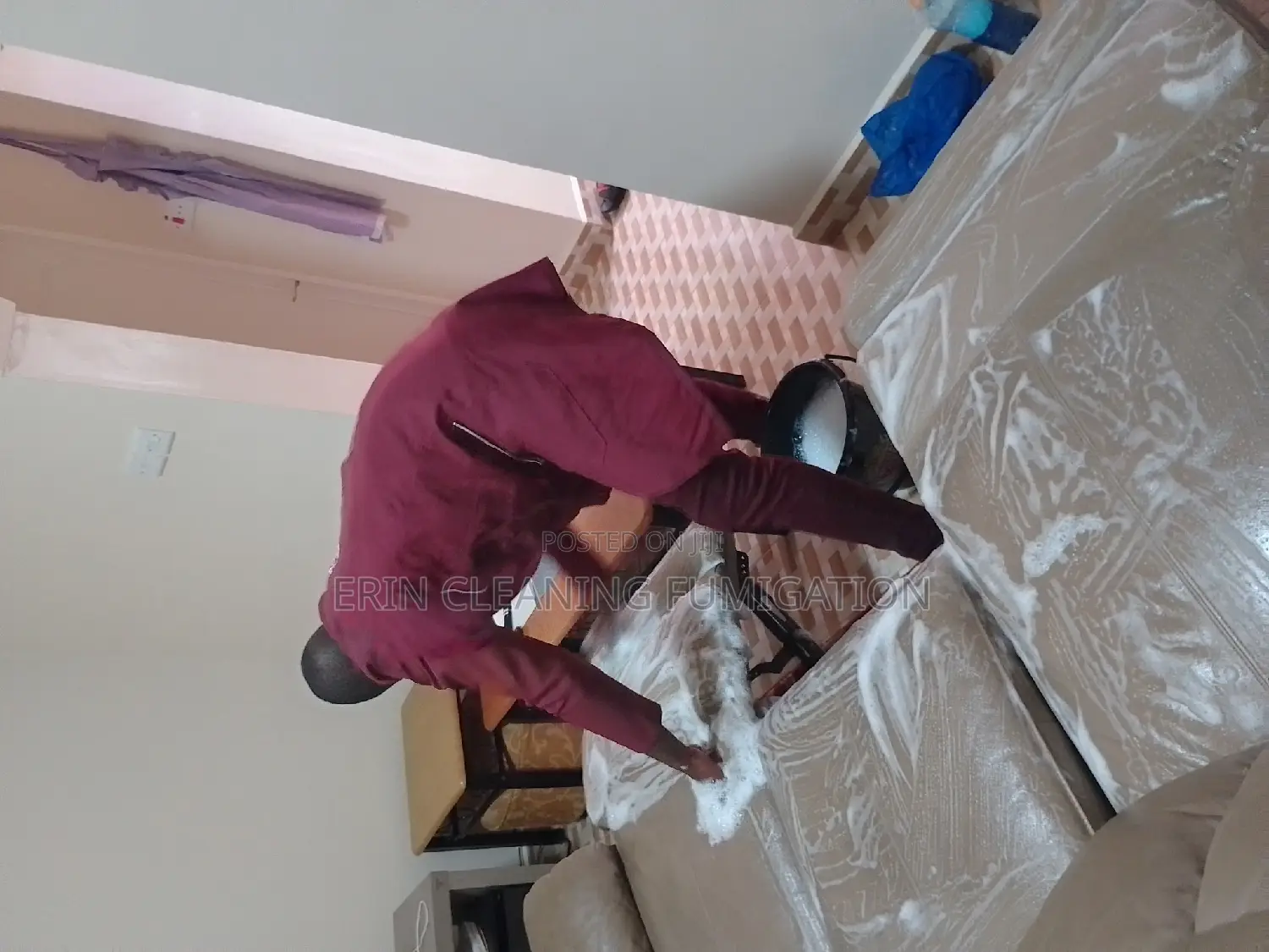 Set Cleaning Sofa Vacuuming and Drying