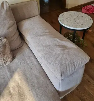 High-Quality Powdercoated Metal Round Side Table