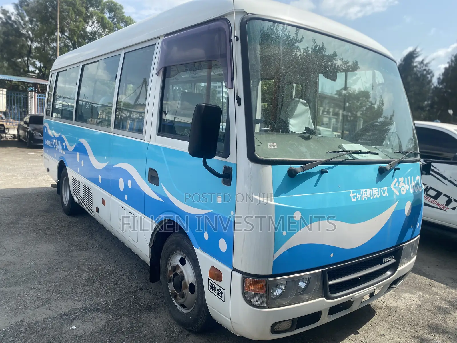 Mitsubishi Fuso Rosa 2017 White