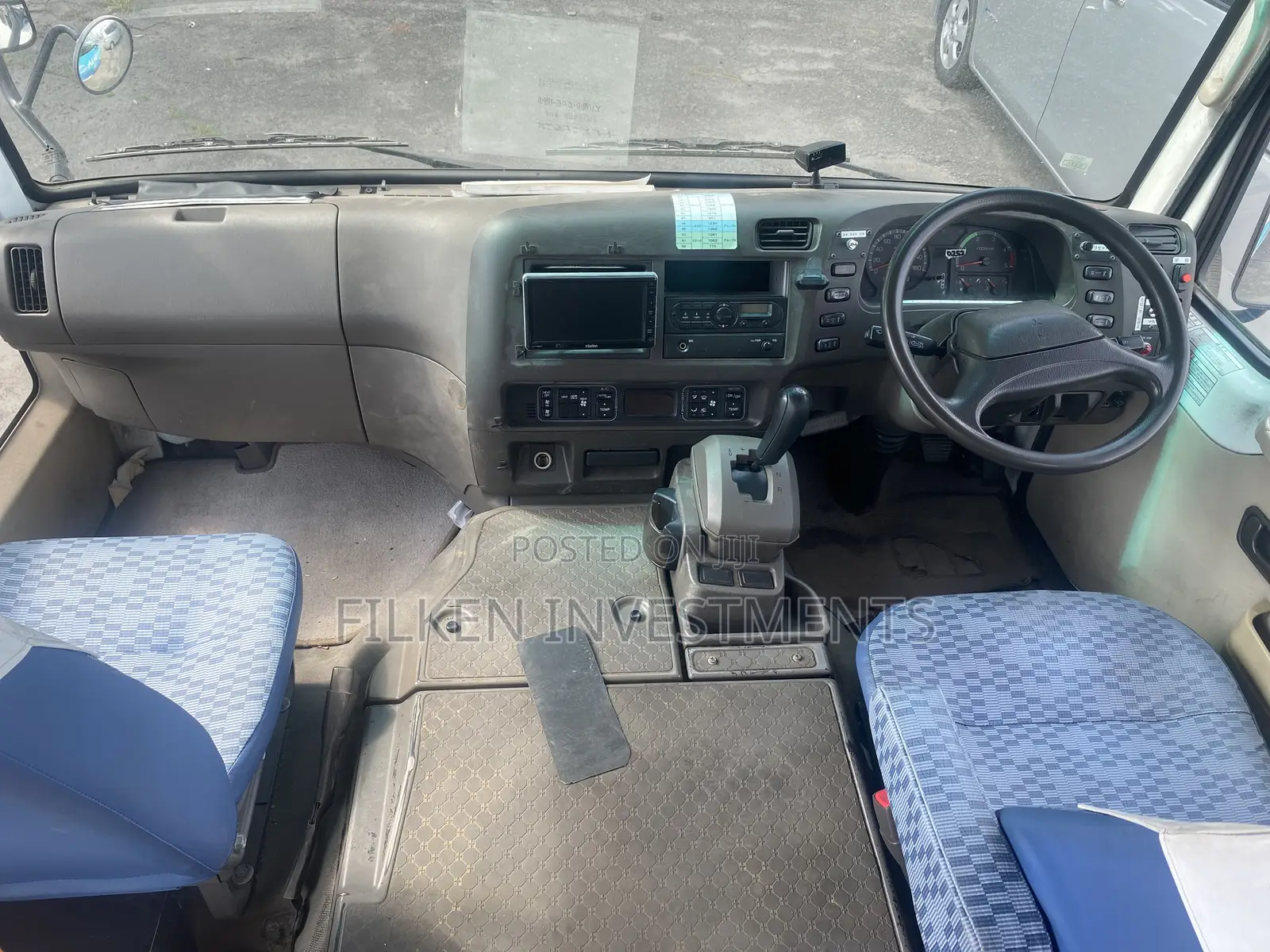 Mitsubishi Fuso Rosa 2017 White