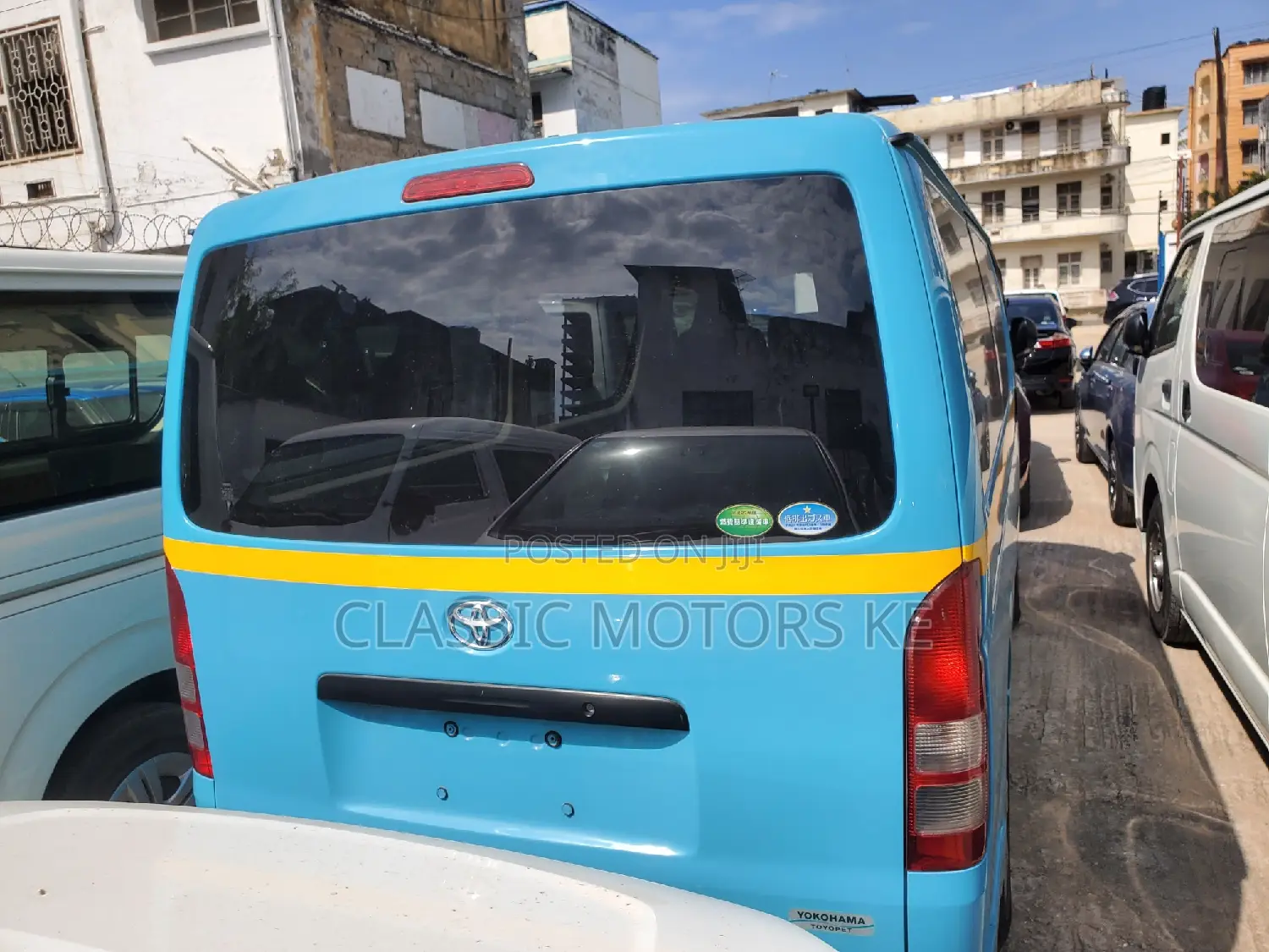 Toyota HiAce 2017 Blue